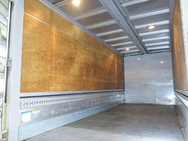 いすゞフォワードパネルウイング中型（4t）[写真10]