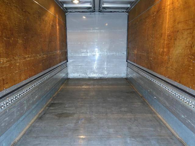 いすゞフォワードパネルウイング中型（4t）[写真12]