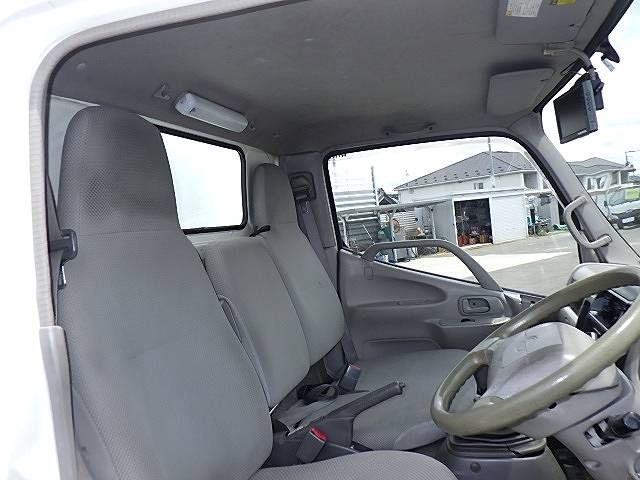 日野デュトロパネルバン小型（2t・3t）[写真19]