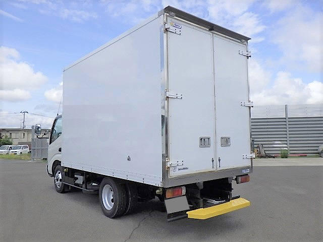 日野デュトロパネルバン小型（2t・3t）[写真02]