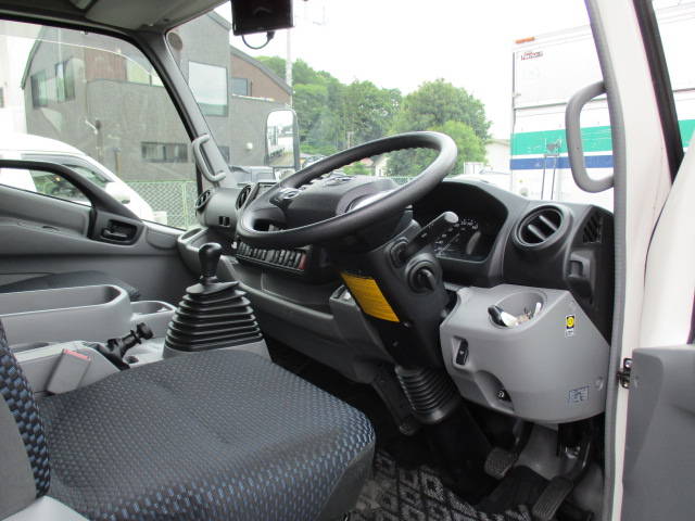 トヨタダイナアルミバン小型（2t・3t）[写真09]