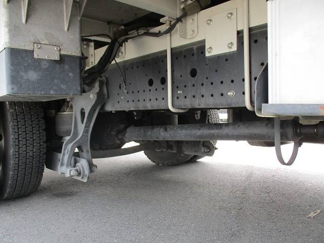 いすゞフォワードアルミウイング中型（4t）[写真09]