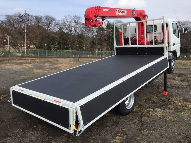 三菱ふそうキャンターセルフクレーン4段小型（2t・3t）[写真02]