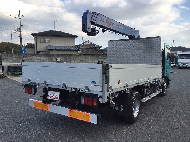 いすゞエルフクレーン4段小型（2t・3t）[写真02]