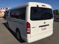 トヨタハイエースバン小型（2t・3t）[写真02]