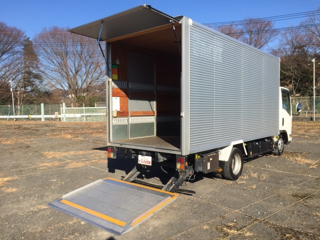 いすゞエルフアルミバン小型（2t・3t）[写真02]