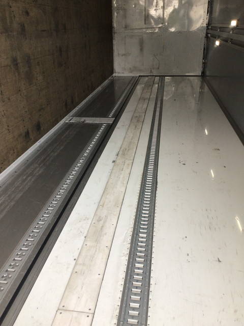 三菱ふそうスーパーグレートパネルウイング大型（10t）[写真20]