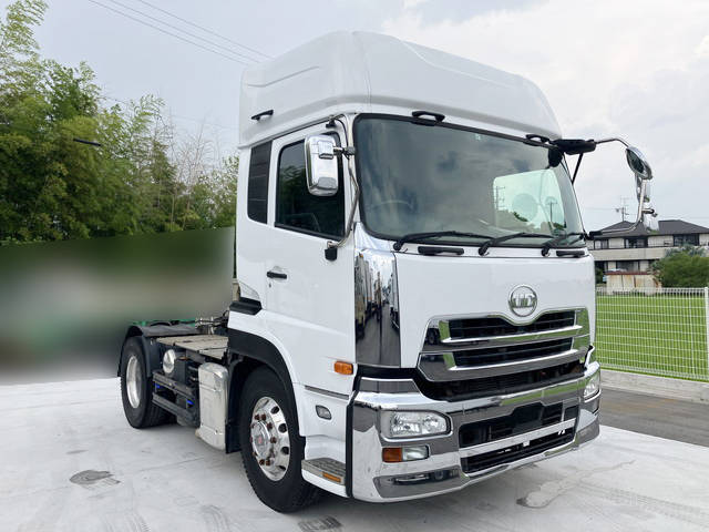 UDトラックスクオントレーラーヘッド（トラクターヘッド）大型（10t）[写真02]