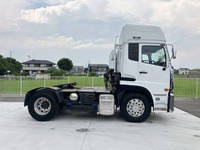 UDトラックスクオントレーラーヘッド（トラクターヘッド）大型（10t）[写真04]