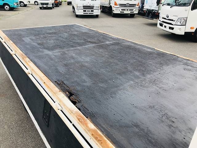 いすゞエルフクレーン3段小型（2t・3t）[写真08]