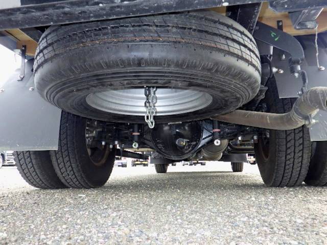 三菱ふそうキャンター平ボディ小型（2t・3t）[写真19]