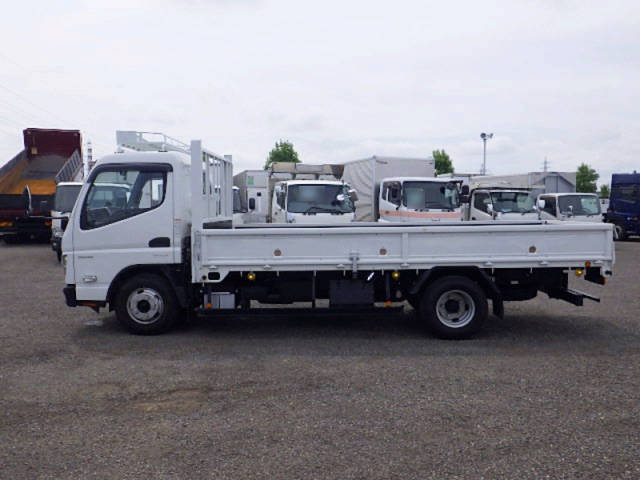 三菱ふそうキャンター平ボディ小型（2t・3t）[写真02]