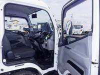 三菱ふそうキャンター平ボディ小型（2t・3t）[写真07]