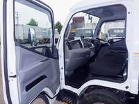 三菱ふそうキャンター平ボディ小型（2t・3t）[写真08]