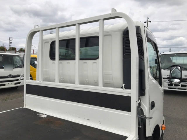 トヨタトヨエース平ボディ小型（2t・3t）[写真13]