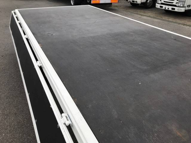 トヨタトヨエース平ボディ小型（2t・3t）[写真14]