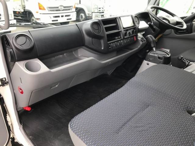 トヨタトヨエース平ボディ小型（2t・3t）[写真15]