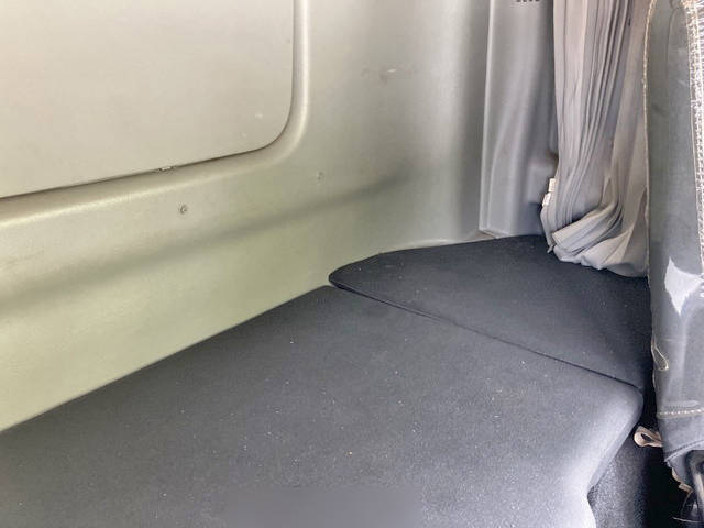 日野プロフィア平ボディ大型（10t）[写真29]