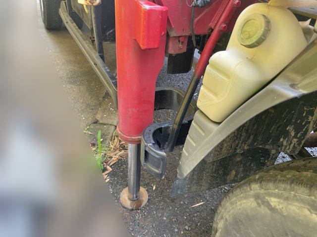 三菱ふそうキャンタークレーン3段小型（2t・3t）[写真11]