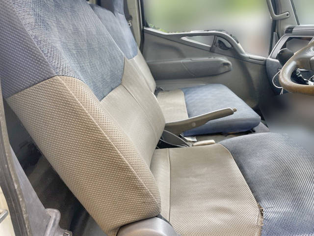 三菱ふそうキャンタークレーン3段小型（2t・3t）[写真34]