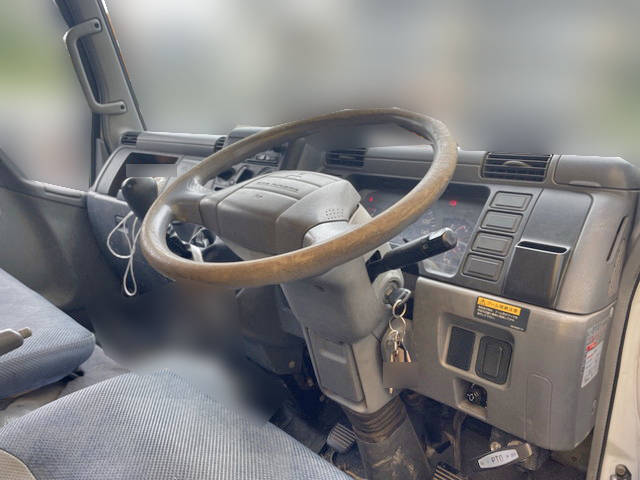 三菱ふそうキャンタークレーン3段小型（2t・3t）[写真35]