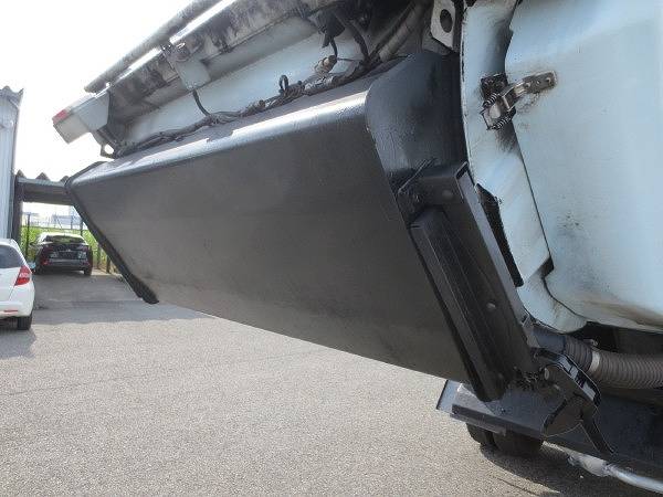 三菱ふそうキャンターパッカー車（塵芥車）小型（2t・3t）[写真11]