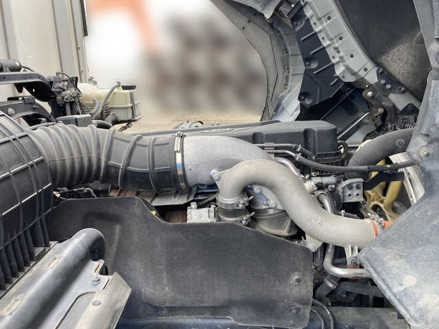 UDトラックスクオンアルミウイング大型（10t）[写真26]