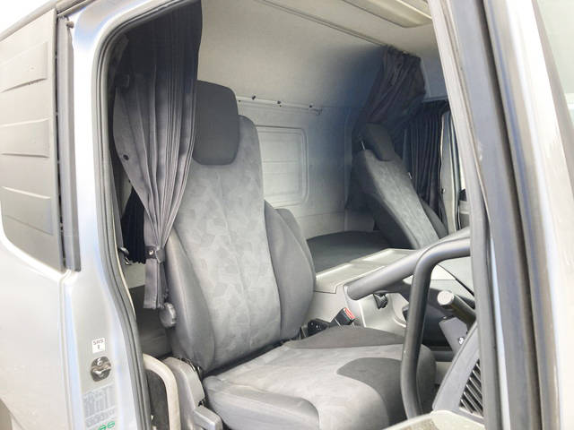 UDトラックスクオンアルミウイング大型（10t）[写真30]