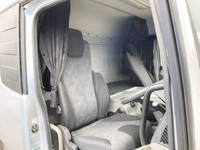 UDトラックスクオンアルミウイング大型（10t）[写真30]