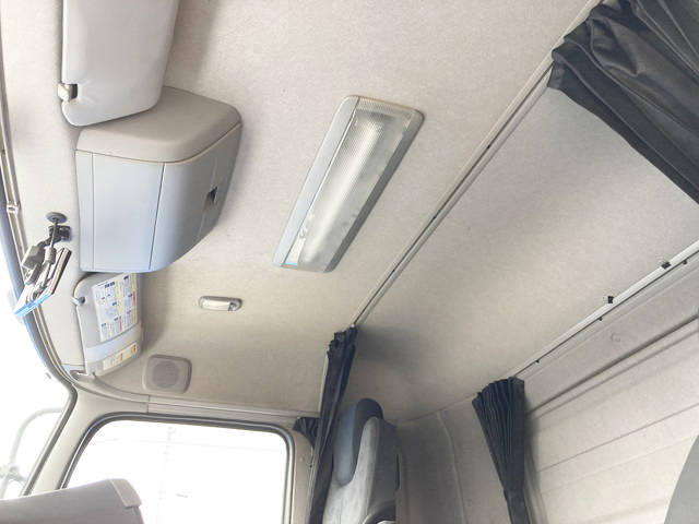 UDトラックスクオンアルミウイング大型（10t）[写真33]