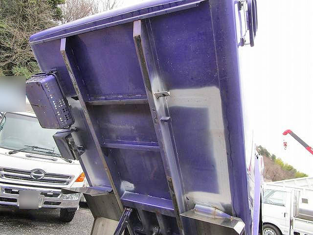 三菱ふそうキャンターパッカー車（塵芥車）小型（2t・3t）[写真09]