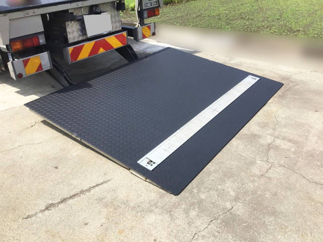 三菱ふそうキャンタークレーン4段小型（2t・3t）[写真07]