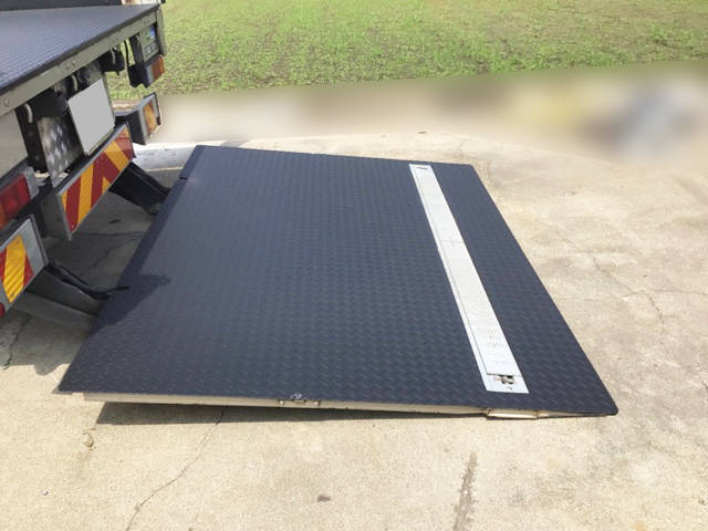 三菱ふそうキャンタークレーン4段小型（2t・3t）[写真08]