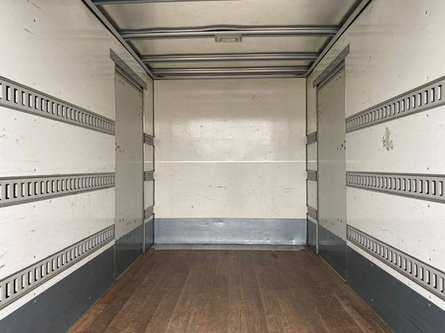 三菱ふそうキャンターパネルバン小型（2t・3t）[写真10]