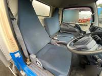 三菱ふそうキャンターパネルバン小型（2t・3t）[写真16]