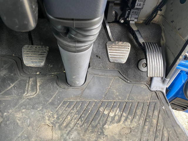 三菱ふそうキャンターパネルバン小型（2t・3t）[写真17]