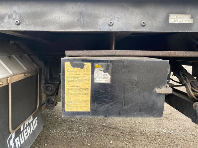 三菱ふそうキャンターパネルバン小型（2t・3t）[写真30]