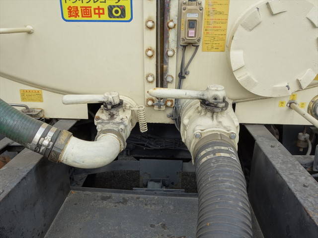 三菱ふそうスーパーグレートバキュームカー大型（10t）[写真13]