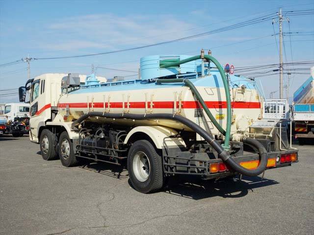 三菱ふそうスーパーグレートバキュームカー大型（10t）[写真02]