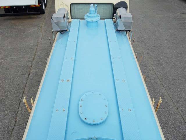 三菱ふそうスーパーグレートバキュームカー大型（10t）[写真23]