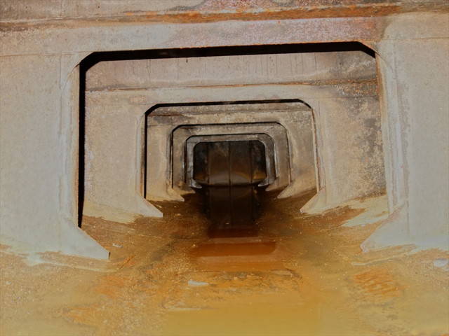 三菱ふそうスーパーグレートバキュームカー大型（10t）[写真26]