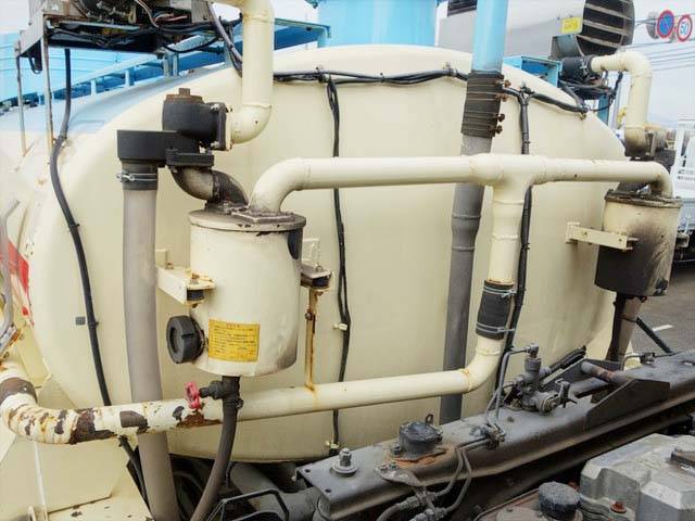 三菱ふそうスーパーグレートバキュームカー大型（10t）[写真39]