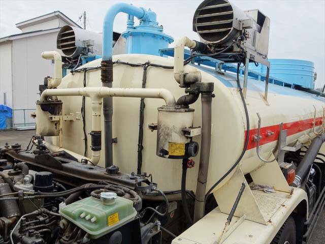 三菱ふそうスーパーグレートバキュームカー大型（10t）[写真40]