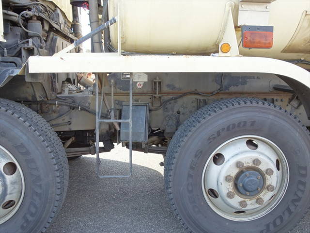 三菱ふそうスーパーグレートバキュームカー大型（10t）[写真07]