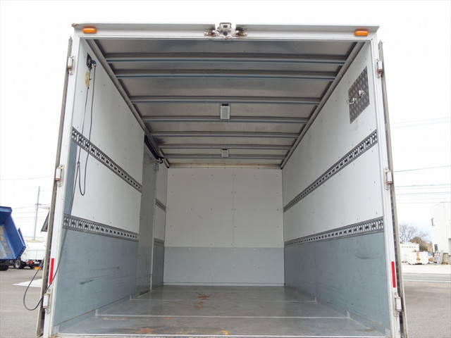 いすゞエルフアルミバン小型（2t・3t）[写真14]