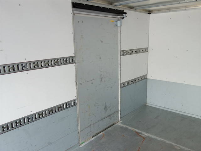 いすゞエルフアルミバン小型（2t・3t）[写真15]