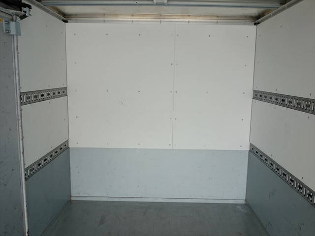 いすゞエルフアルミバン小型（2t・3t）[写真16]