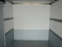 いすゞエルフアルミバン小型（2t・3t）[写真16]