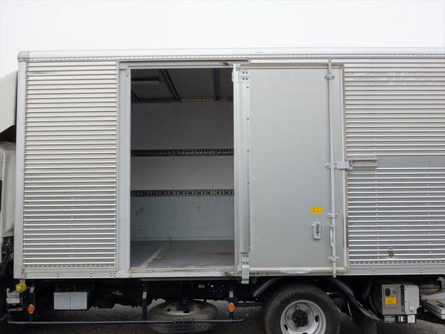 いすゞエルフアルミバン小型（2t・3t）[写真18]