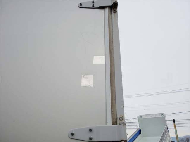 いすゞエルフアルミバン小型（2t・3t）[写真19]